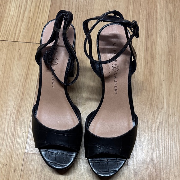 Chinese laundry size 8.5 women’s  Croc-Embossed Women's Heels - Picture 2 of 9